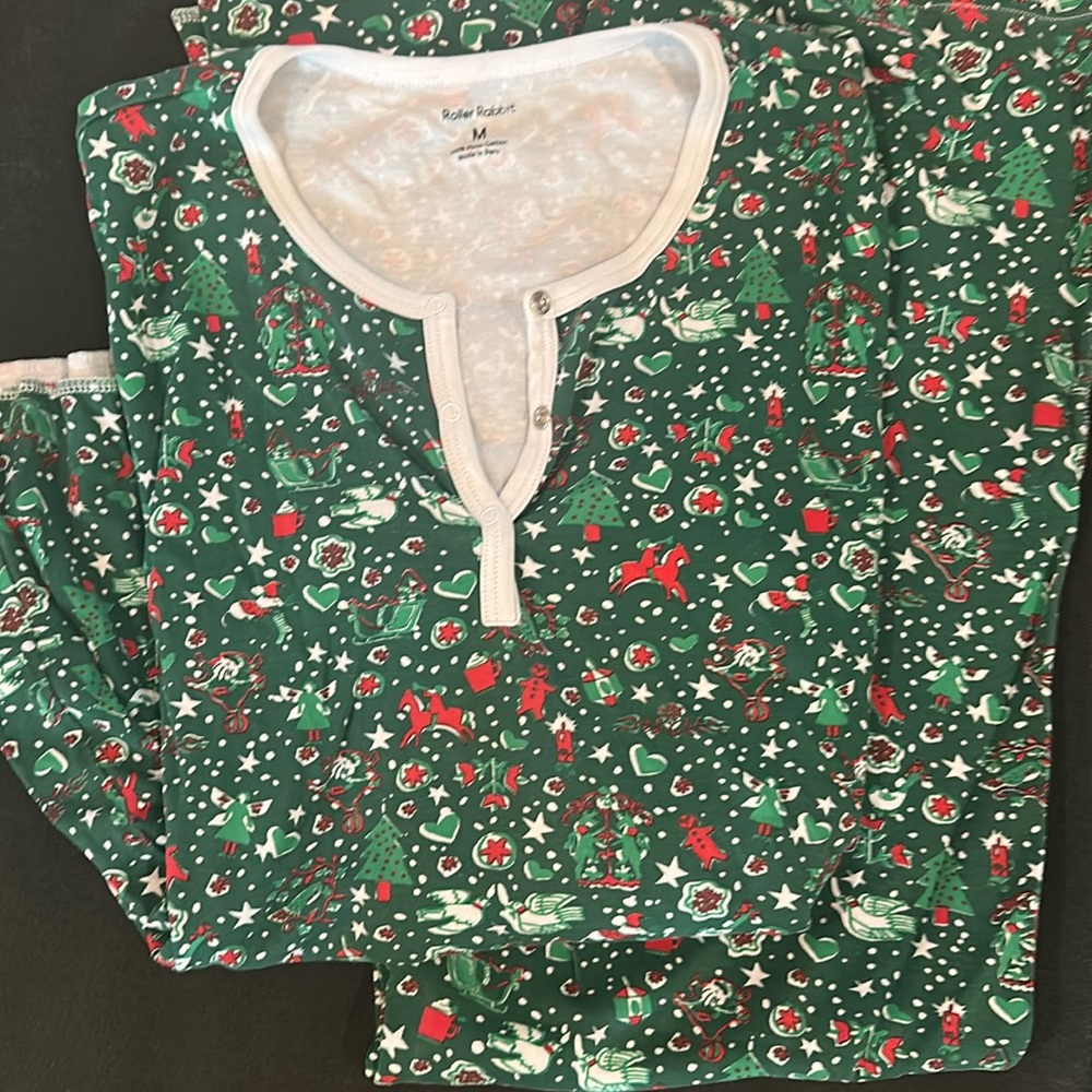 Roller Rabbi Xmas PJ’s EUC size medium